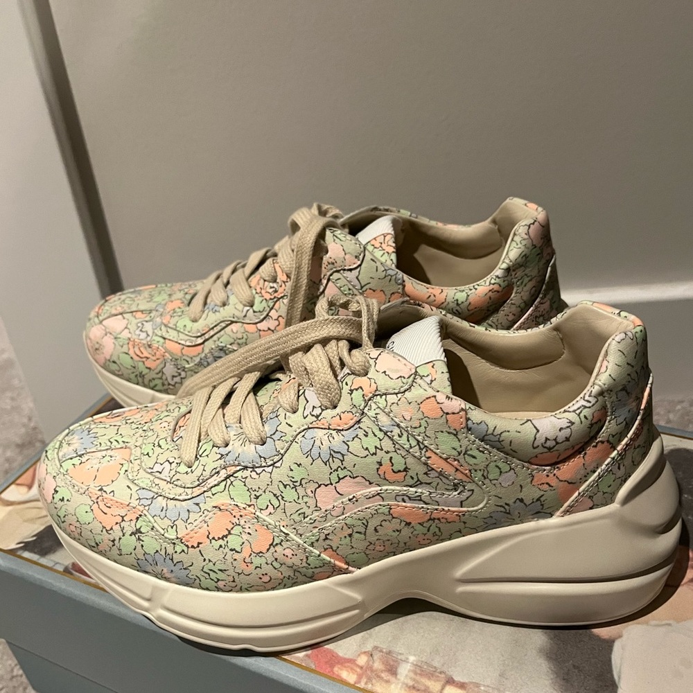 Gucci Rayton Floral Sneakers Size 37